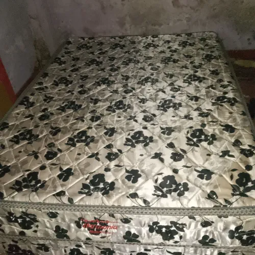 Cama pelmex e armário ferro Itatiaia