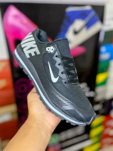 Tênis Nike esportivo bem confortável
