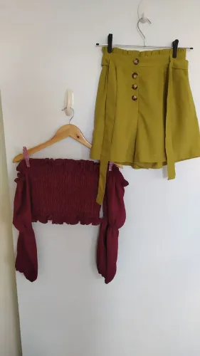 Short em algodão Tam M e blusa de elastec Tam único 