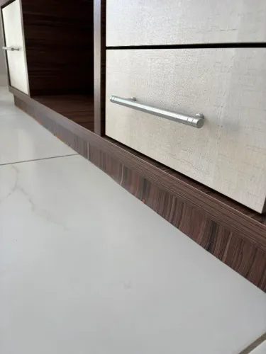 Rack com painel de TV.