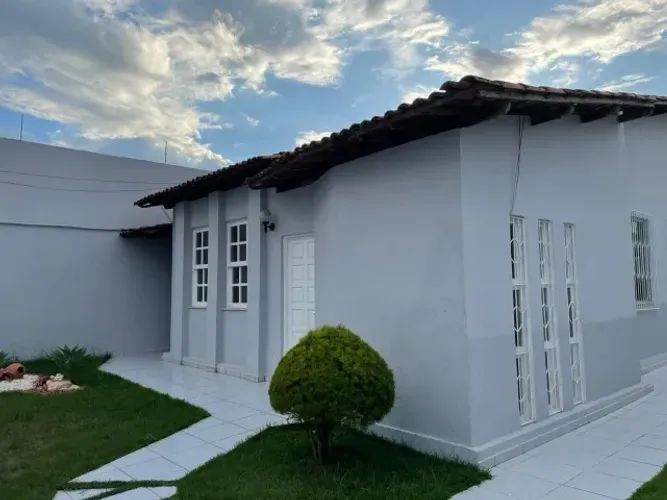 Alugo Casa 3/4, próximo ao shopping boulevard