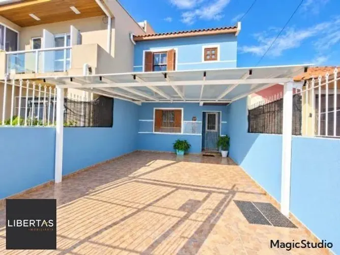 Casa sobrado na Hipica de 2 dormitórios e 2 vagas