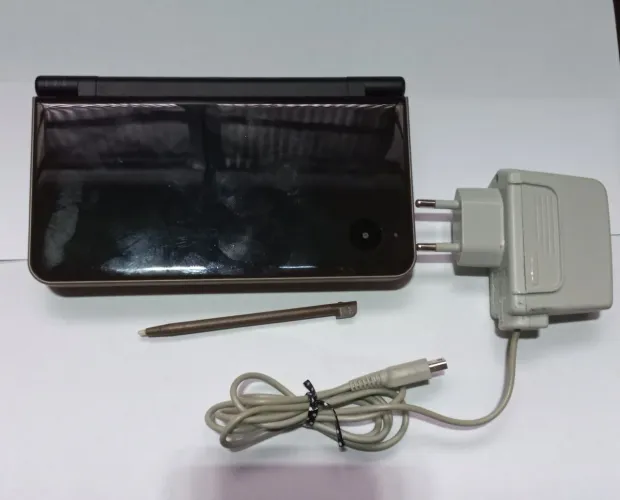 Vendo Nintendo Dsi XL desbloqueado