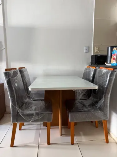 CONJUNTO DE MESA DE JANTAR ?