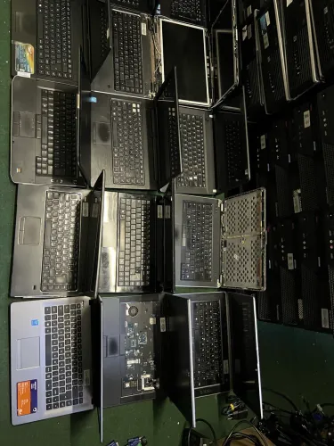Lote de notebooks para reparo ou retirada de peças