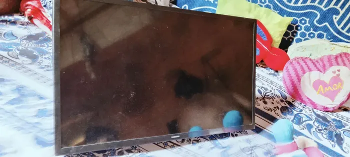 Vende se essa tv Samsung pra retirada de peças