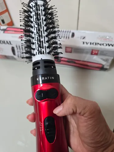 Vendo uma escova elétrica rotatória marca Mondial perfeito estado.