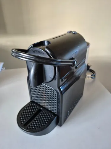 Cafeteira Nespresso Inissia 127V Preta