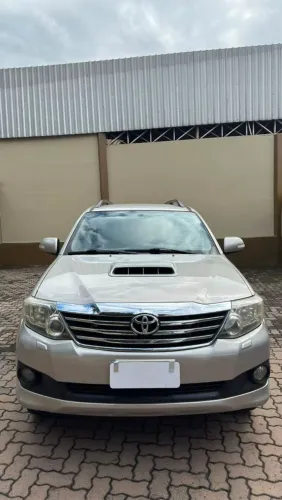 Toyota Hilux SW4 SRV D4-d 4X4 3.0 TDI Dies. AUT 2013
