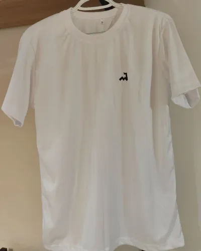 Camiseta Masculina Dry Fit Nova - Poliéster - Leve e Confortável.