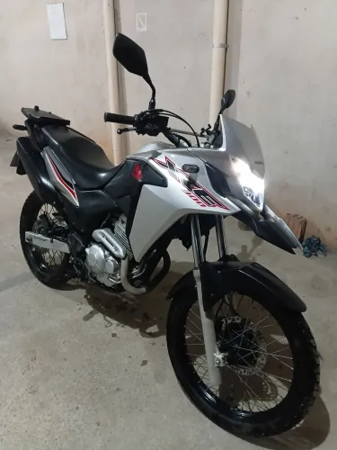 Vende-se XRE 300