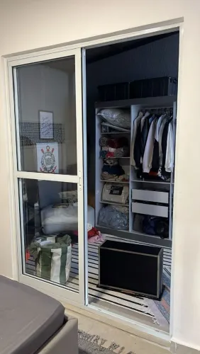 Vendo porta de alumínio da linha suprema