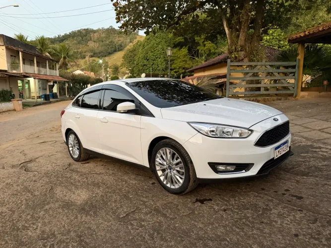 Ford Focus 2.0 16v/se/se Plus Flex 5P Aut. 2016