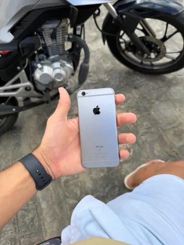 Vendo iPhone 6 s zerado 100 % de bateria 32 tb