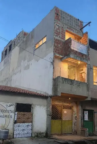 VENTRO TRIPLEX 3 LAJES E 1/2 5 BANHEIRO 3 QUARTOS 2 COZINHA CHURRASQUEIRA