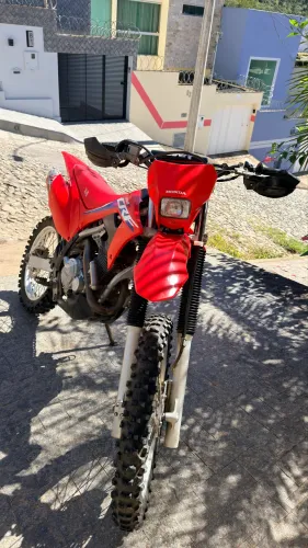 Honda CRF 250f 2024 - Muito Nova! Com Acessórios essenciais 