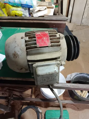 motor trifásico e pinador