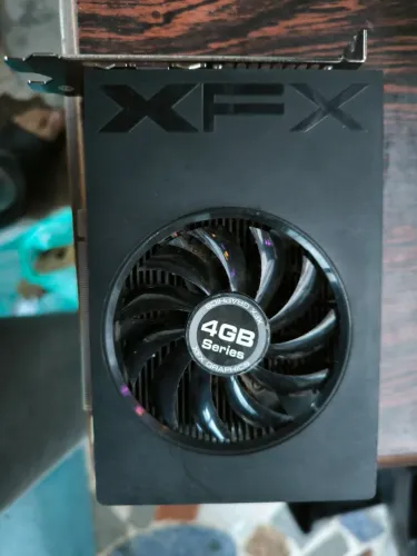 Placa de Vídeo AMD Radeon R7 240 Core 4GB DDR3 - R7-240A-4NFR