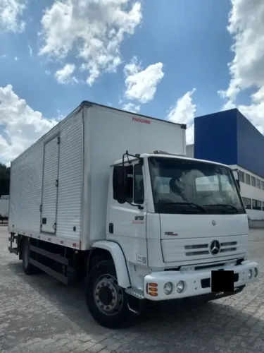 Mb 1718 4X2 BAÚ ANO 2010
