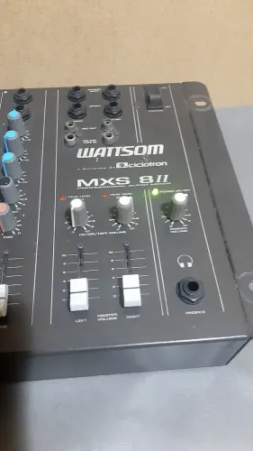 Vendo Mesa de Som Wattsom Ciclotron de 8 Canais
