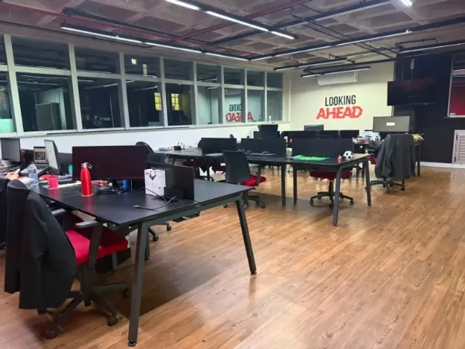 Mesa Estação Trabalho 8 Posições Para Escritórios