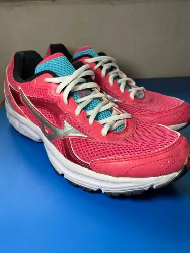 Tênis de corrida Mizuno Crusader 9