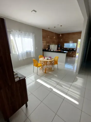 Casa Plana, para venda com 120m2, com 3 quartos (1 suite), em Morro Branco - Beberibe -