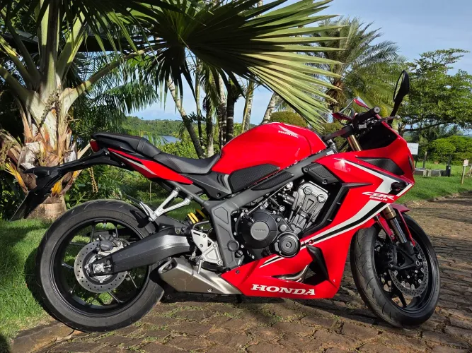 *CBR650R mais nova da Bahia!! Mesma sensação de tirar da concessionária