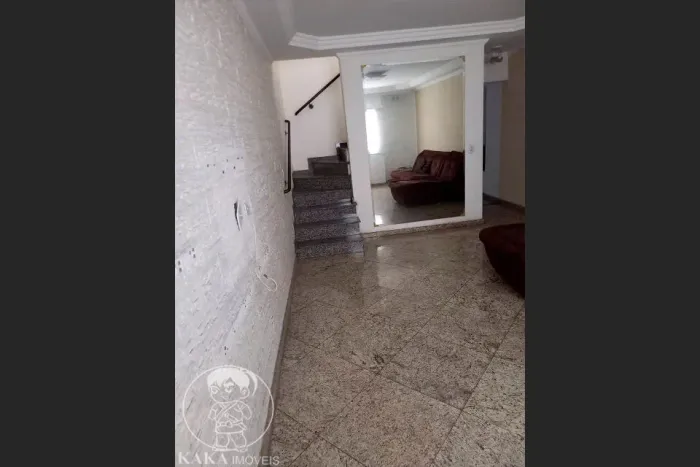 Sobrado em Condomínio Fechado na Vila Matilde à Venda - 198m² - 3 Dormitórios,1 suíte e 4