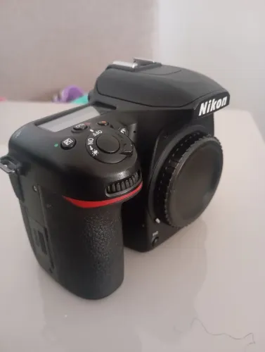 Vendo câmera Nikon D7500