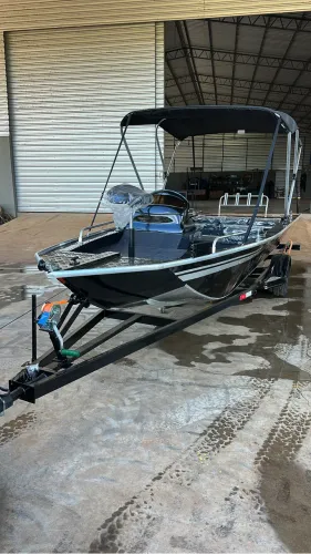 Lancha TRIUNFO Alumínio