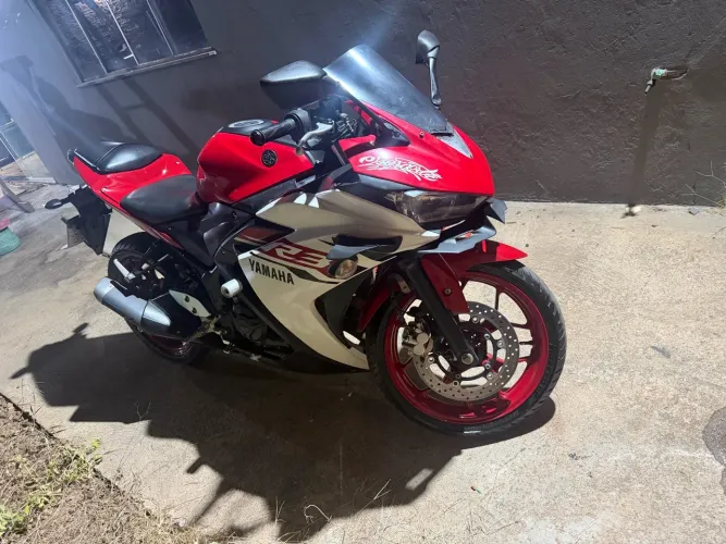 Yamaha YZF R-3 321 2016