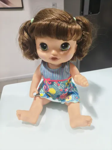 Boneca Baby Alive doce lágrimas morena, da Hasbro.