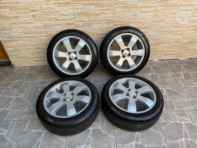 Rodas aro 17 Montana Sport com Pneus Semi Novos