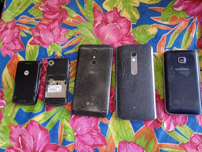 Celulares para retirada de peças