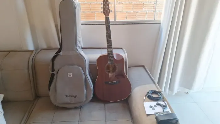 Vende se esse violão striberg folk elétrico barato.