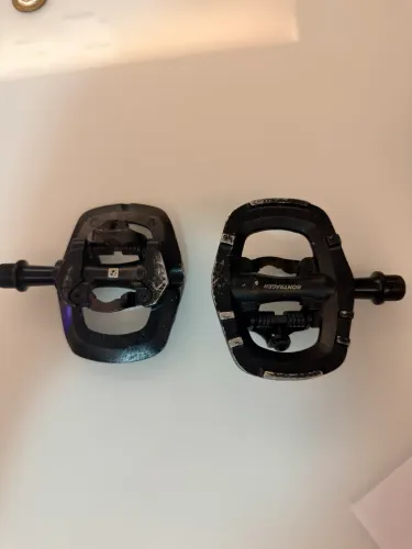 Pedal Bontrager Commuter - Preto - R$ 500,00