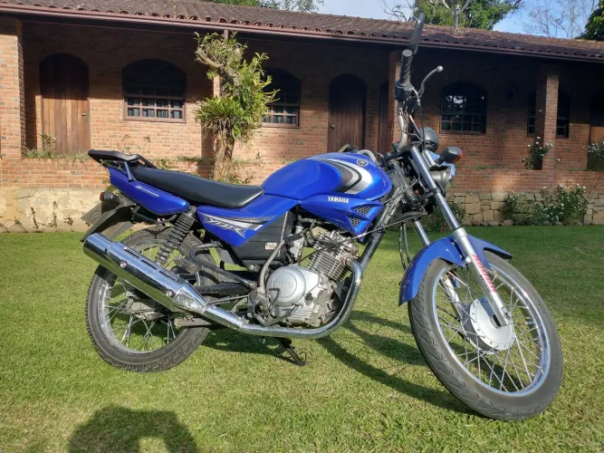 YBR 125 muito boa, documentos todos ok, nada pra fazer só comprar e andar 