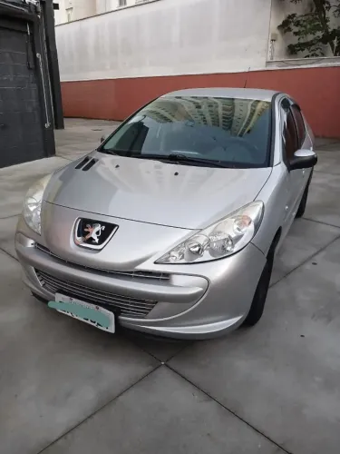 Peugeot 207 Sedan Passion XR 1.4 Flex 8V 4P 2013