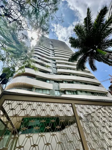 Poço da Panela com 210m 4 quartos 1 por andar na melhor localização.