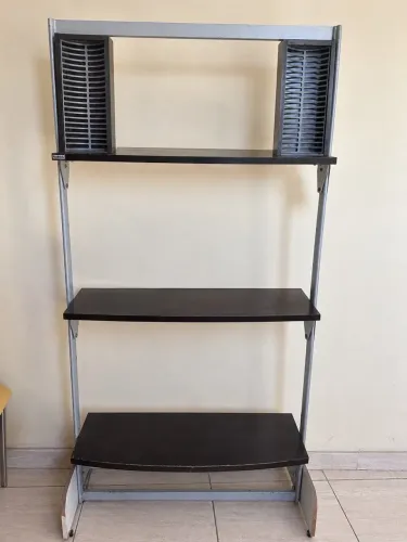 Estante modelo antigo