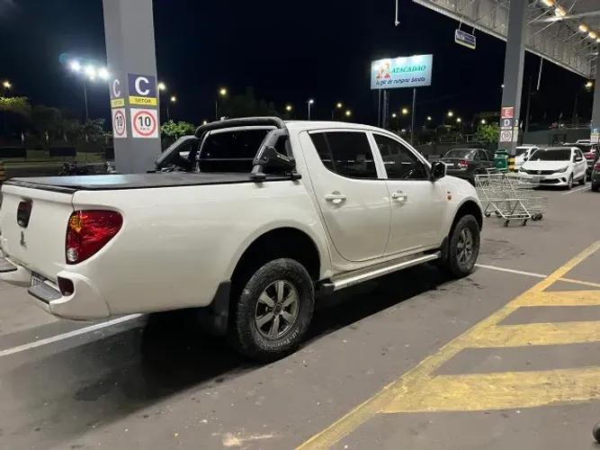 Mitsubishi L200 Triton GL 3.2 CD TB Int. Dies. Mec. 2017