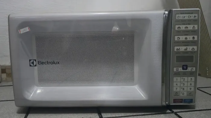 Micro-ondas Electrolux MEO44