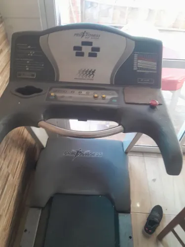 Vendo esteira ergometrica profissional usada 220w