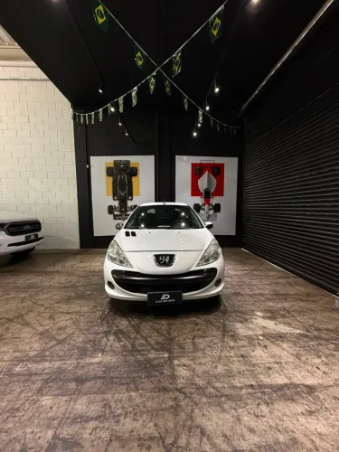Peugeot 207 XR 1.4 Flex 8V 5P 2011