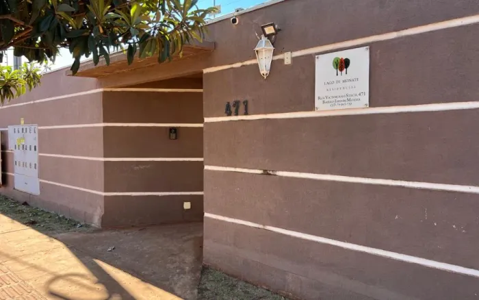 Casa com 02 quartos e área de lazer em condomínio