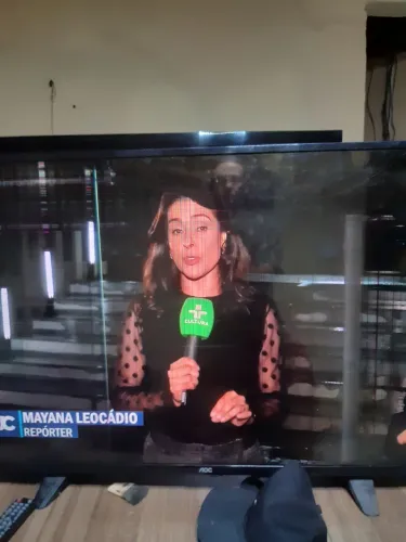 3 Tvs de 43polegadas,uma AOC,uma Semp TCL e uma lG,todas com tela ruim