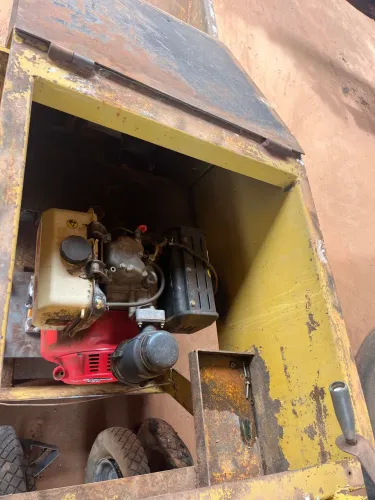 Vendo máquina de fazer meio fio