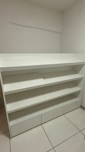Expositor e Balcão de Atendimento - 100% em Madeira