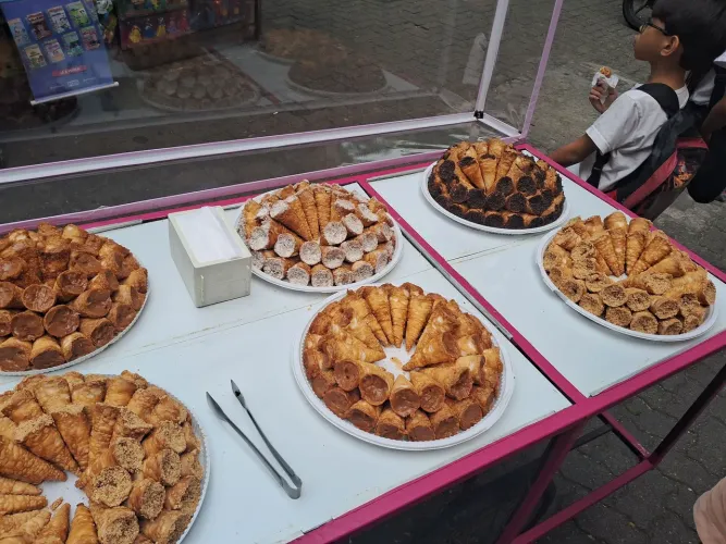 vendedora para doces caseiros